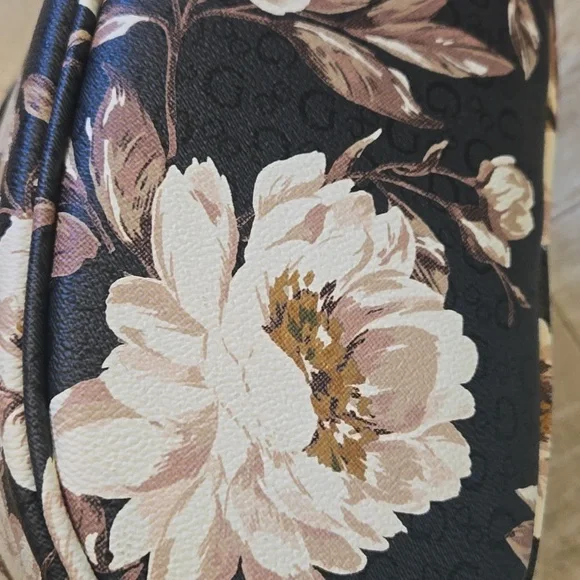 NEW Guess Coal Floral Allman Travel Zipper Bag - Picture 7 of 9